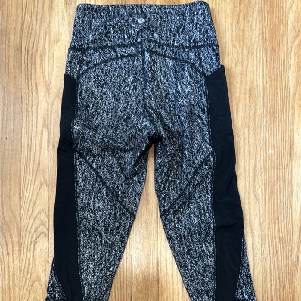Lululemon yoga pants